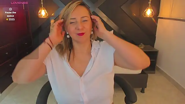 andre soto  online show from April 15, 1:50 am