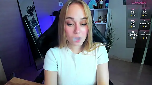 LianaBright online show from October 4, 2:50 am