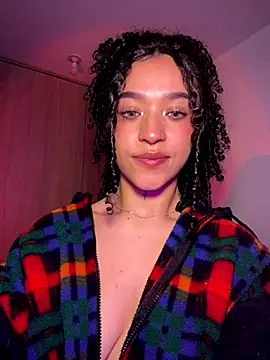 Crystal Dluna online show from October 30, 6:09 pm