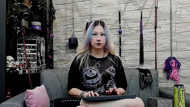 CruelMistress online show from December 16, 1:00 am