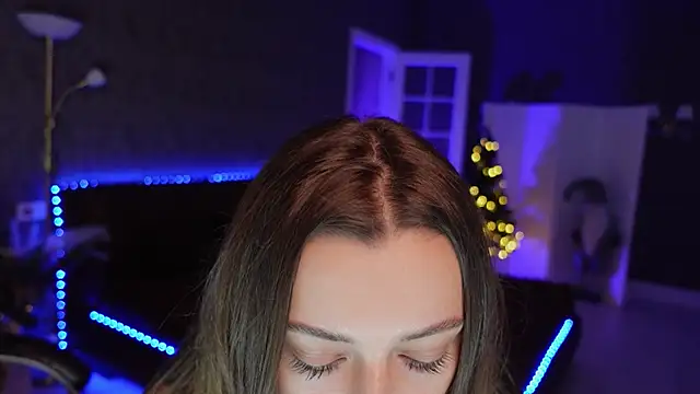 DinaCandy online show from December 5, 9:21 am