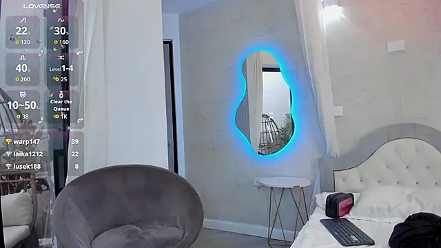 Venusflame   online show from November 11, 12:57 pm