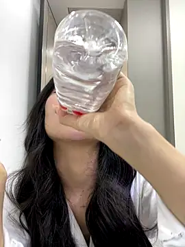 xyebobs online show from December 19, 12:52 pm