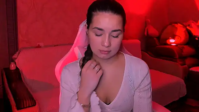 Swee Alicee online show from December 5, 6:42 pm