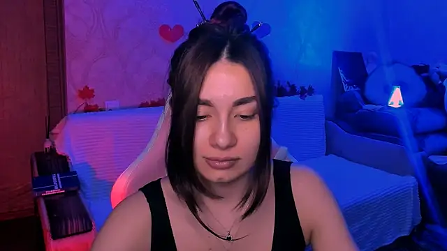 Swee Alicee online show from April 9, 5:40 pm