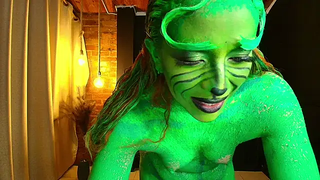 sahra taylor  online show from December 14, 8:03 pm