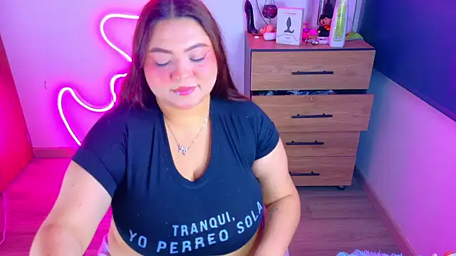 Snapshot of Rebeca_charme21 chatting on September 28, 8:30 am Rebeca charme21 online show from September 28, 8:30 am