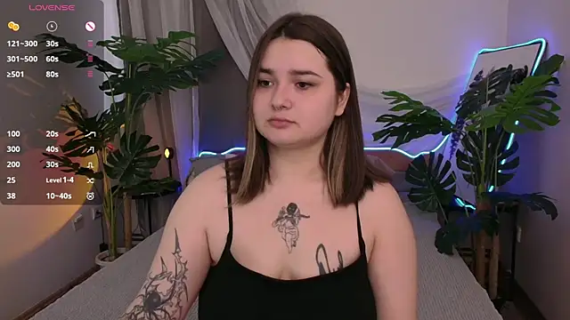 Snapshot of Alice_Walters chatting on September 18, 2:26 pm Alice Walters online show from September 18, 2:26 pm