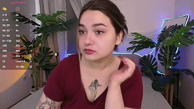 Snapshot of Alice_Walters chatting on September 16, 2:47 pm Alice Walters online show from September 16, 2:47 pm