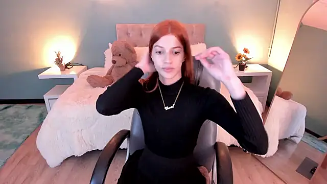 Nora Vennucci online show from October 31, 7:29 pm