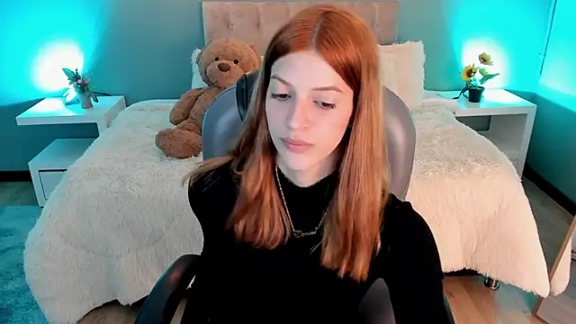 Nora Vennucci online show from November 7, 9:09 pm