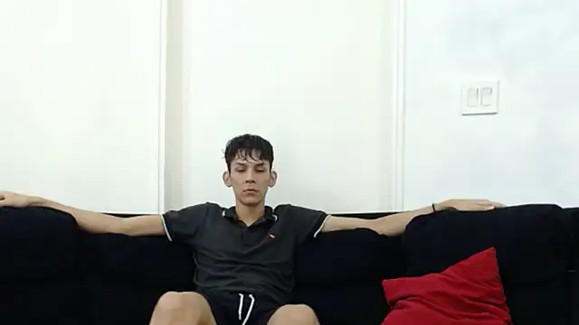 StrawwBoys online show from December 5, 9:27 pm