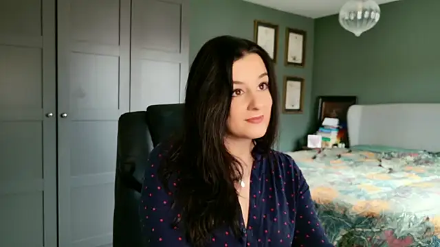 yourcassiexo online show from February 18, 10:47 am