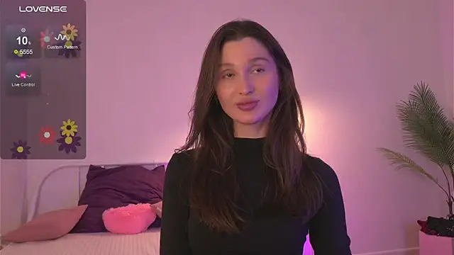 Snapshot of tender_babyy chatting on October 10, 12:43 pm tender babyy online show from October 10, 12:43 pm