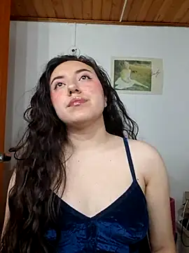 Emi chik online show from March 25, 11:35 am