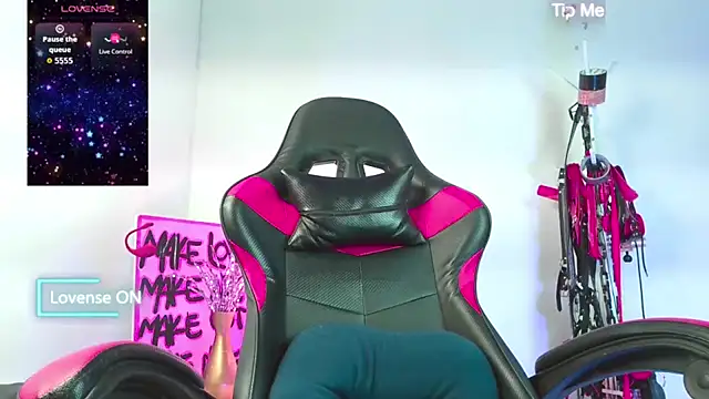 Megaan Greey online show from December 4, 10:21 pm