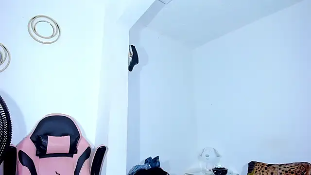 Goddess sexxhot  online show from March 7, 5:03 am