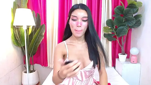 Notaestheticallykylinee online show from April 9, 4:48 am