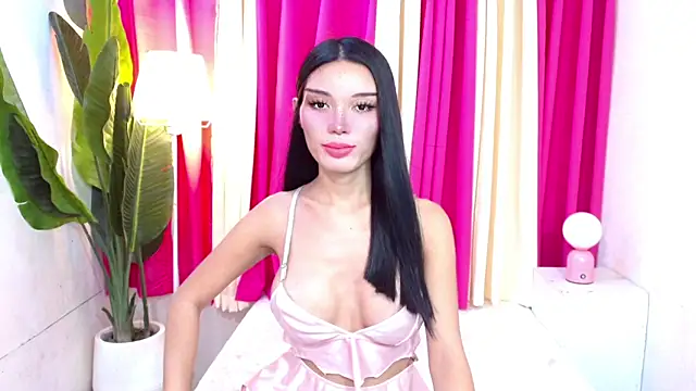 Notaestheticallykylinee online show from March 26, 9:00 am