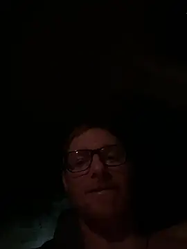 luv2cum7491 online show from March 27, 3:41 am