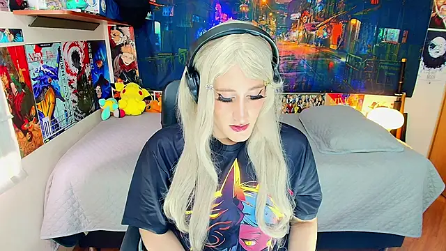 HakuRukushka online show from November 8, 8:25 pm