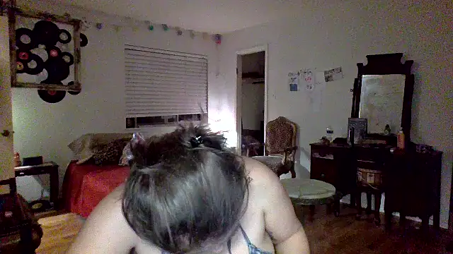 sophiarica online show from April 28, 1:36 am
