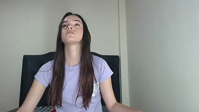 Mia-kalinfa online show from April 14, 4:40 pm