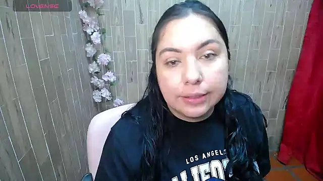 solyeria online show from June 8, 12:39 am
