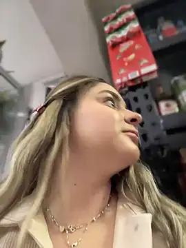 imlindapink online show from November 7, 4:12 pm