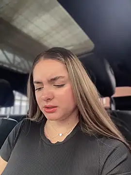 imlindapink online show from November 11, 5:21 pm