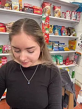 imlindapink online show from April 6, 5:14 pm