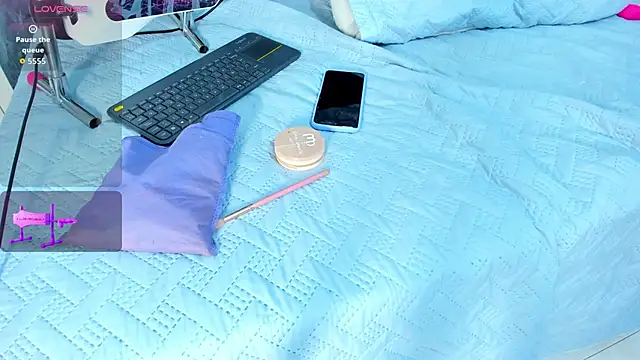 JulietaKane online show from October 25, 5:04 am