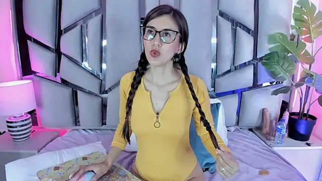  jade white  online show from November 26, 1:56 pm