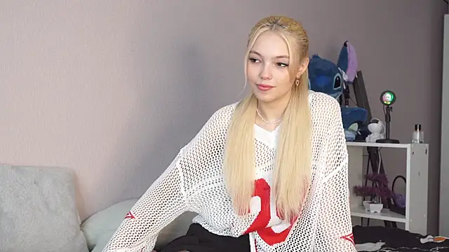 norakisses online show from March 30, 8:03 am