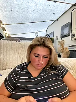 Snapshot of mimiprincessxoox chatting on October 7, 9:57 am mimiprincessxoox online show from October 7, 9:57 am