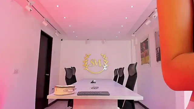 NairobiLee online show from January 13, 1:59 pm