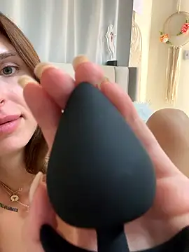 emma05 online show from October 12, 1:57 pm