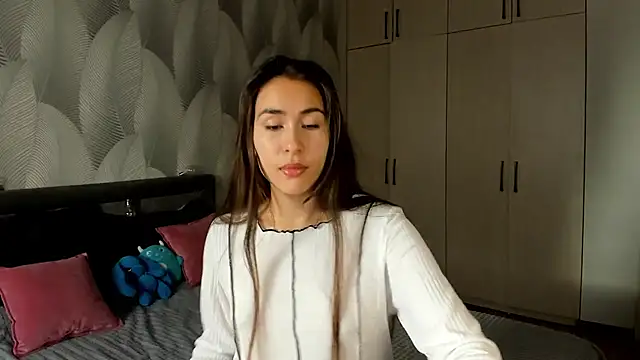 Bambiii bby online show from September 21, 3:27 am