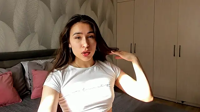 Bambiii bby online show from April 13, 2:46 am