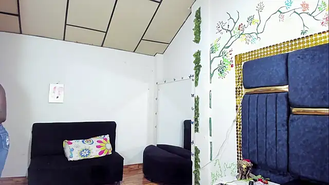 skaysanchez1 online show from October 3, 8:36 pm