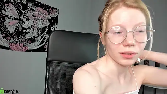 Esme Runn online show from May 28, 3:37 am