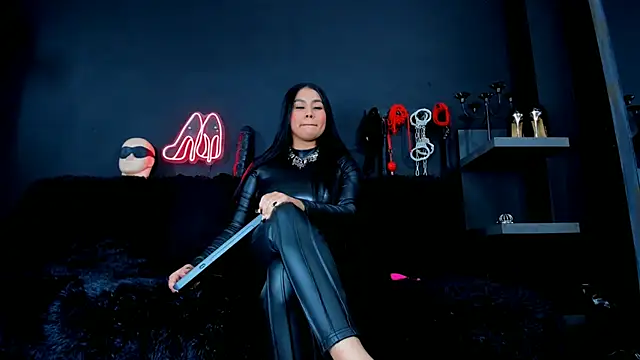 DelaneyStone online show from September 17, 9:46 pm