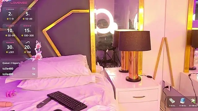 SamanthaPierce online show from April 11, 6:30 am