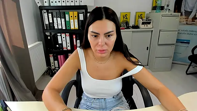 kilenyapatrice online show from September 9, 10:48 am