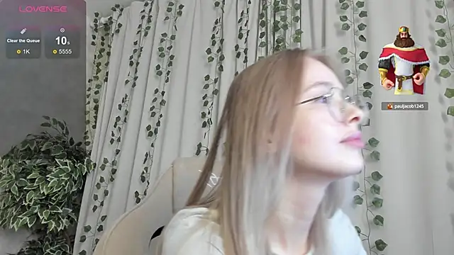 Snapshot of mell_milles chatting on September 24, 2:27 pm mell milles online show from September 24, 2:27 pm