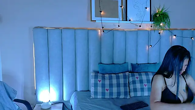 JaylaScott   online show from October 13, 11:35 am