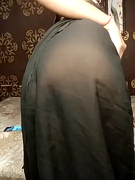 poojaji690 online show from September 27, 9:49 am