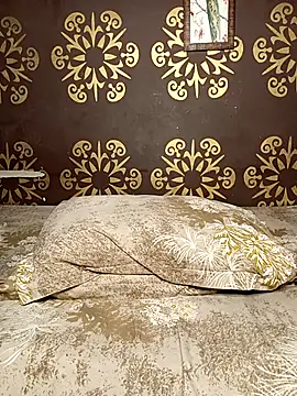 poojaji690 online show from October 15, 6:49 am