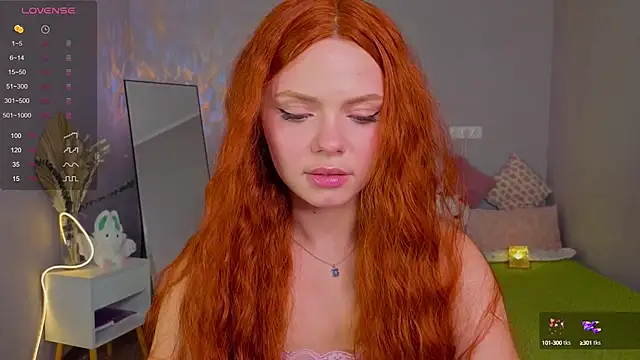 Snapshot of Red__Candy chatting on September 15, 1:19 pm Red Candy online show from September 15, 1:19 pm