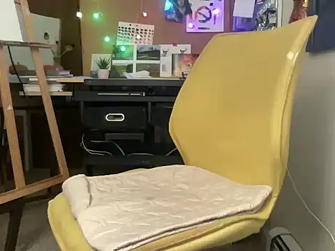 naughtyonbicycle online show from December 2, 2:19 pm